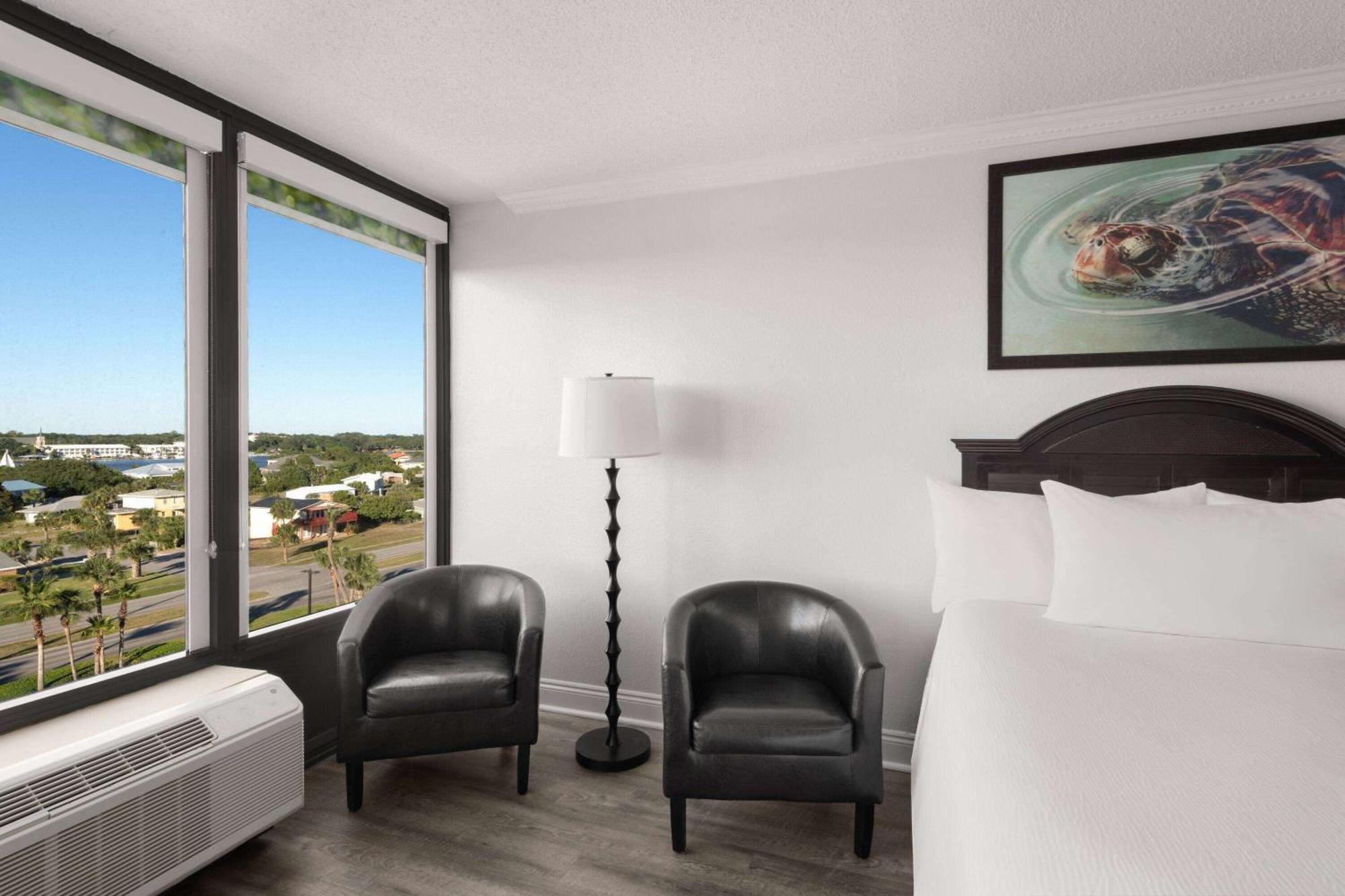 Wyndham Garden Fort Walton Beach Destin Exterior photo