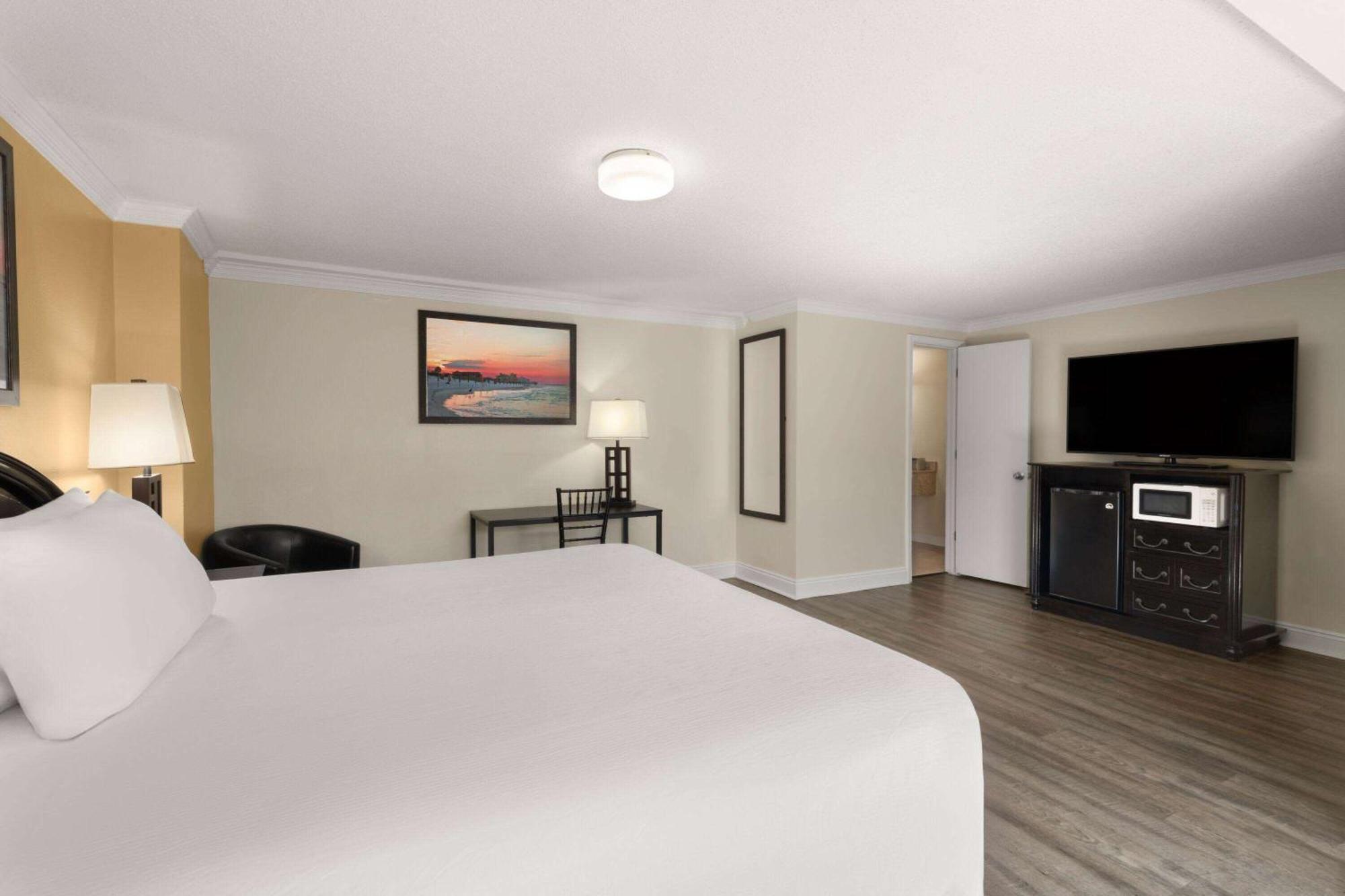 Wyndham Garden Fort Walton Beach Destin Exterior photo