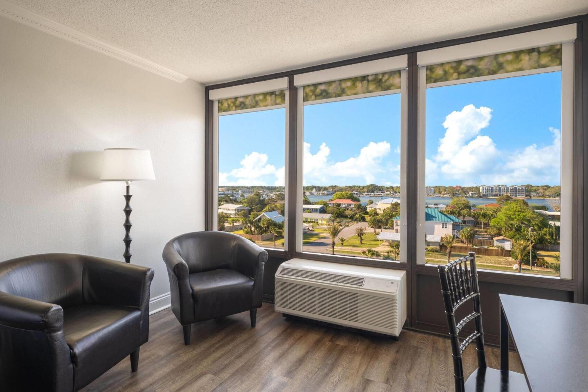 Wyndham Garden Fort Walton Beach Destin Exterior photo